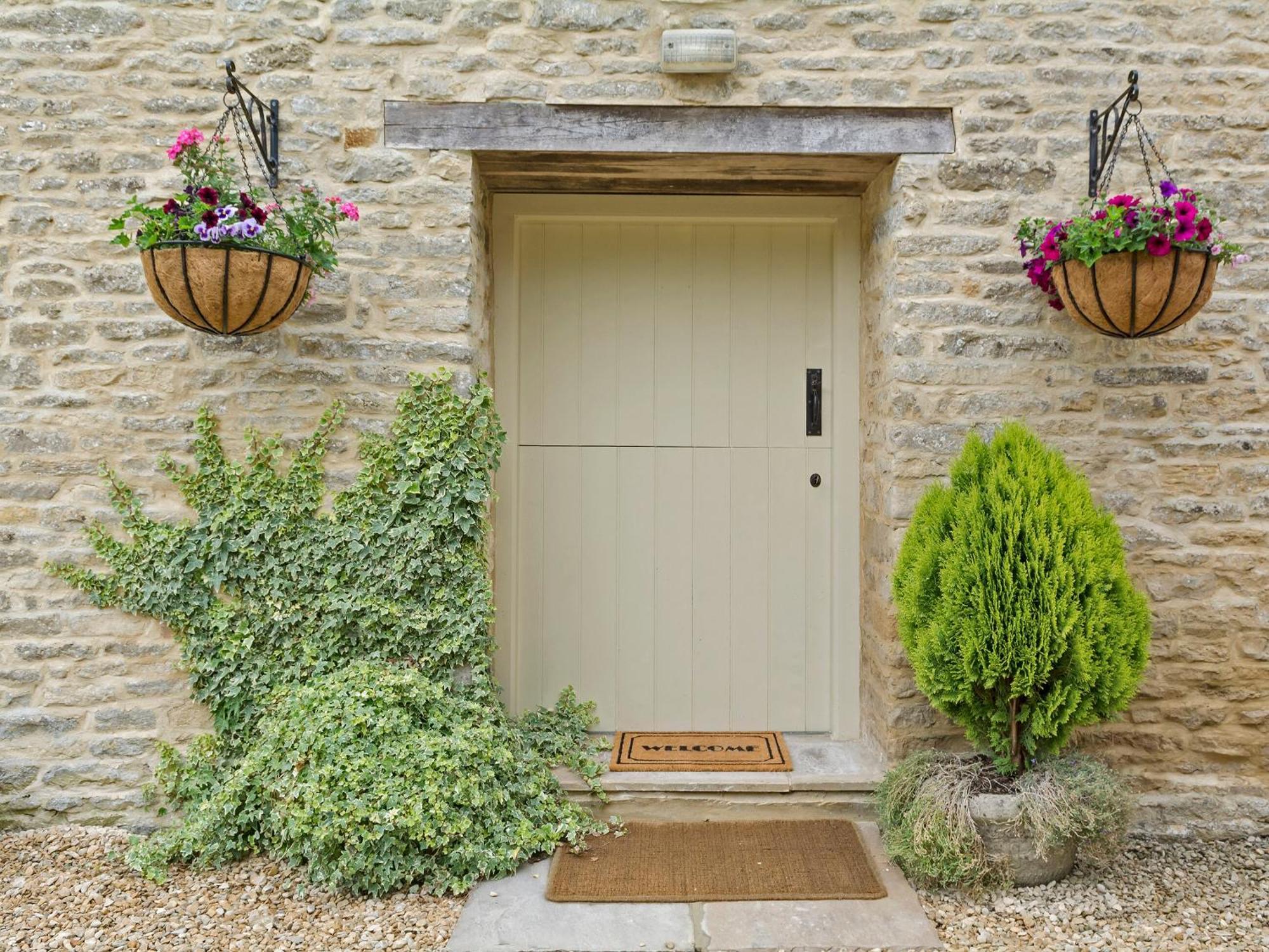 Flowers Barn Daglingworth Exteriér fotografie